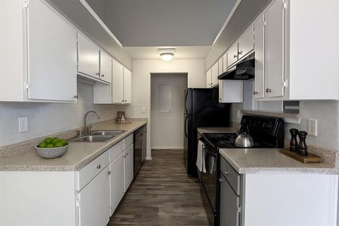 Tiny photo for 1122 Millview Drive #301, Arlington, TX 76012 (MLS # 21100660)