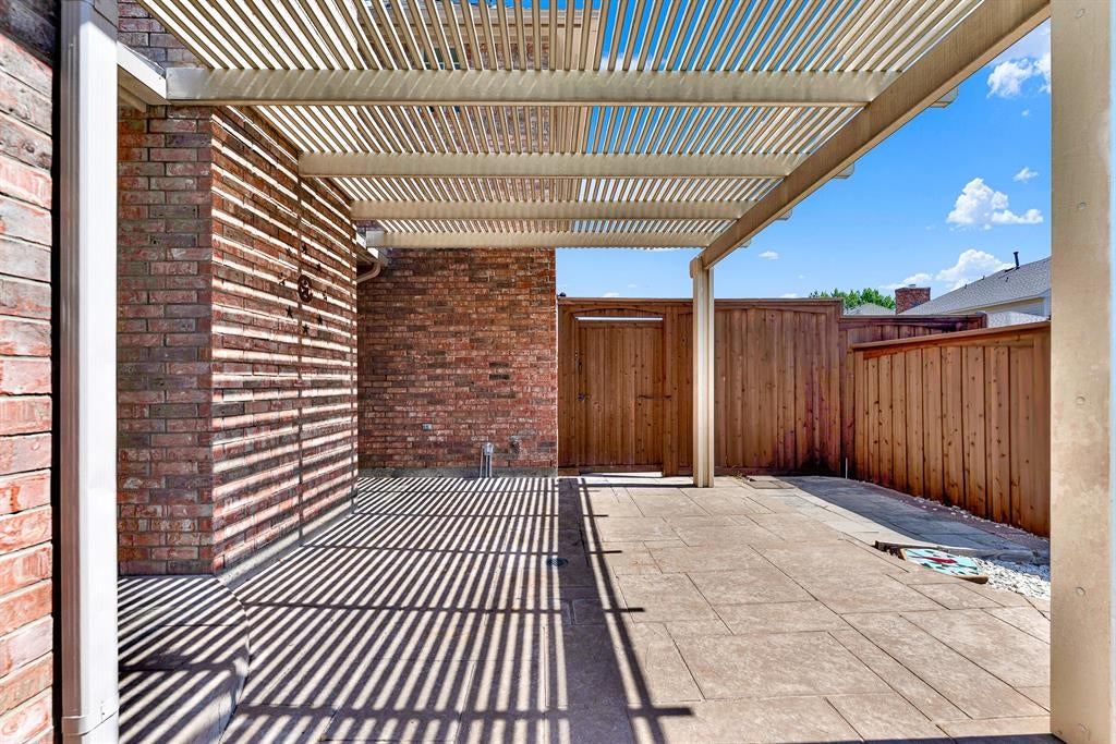 4020 MAYFLOWER Lane