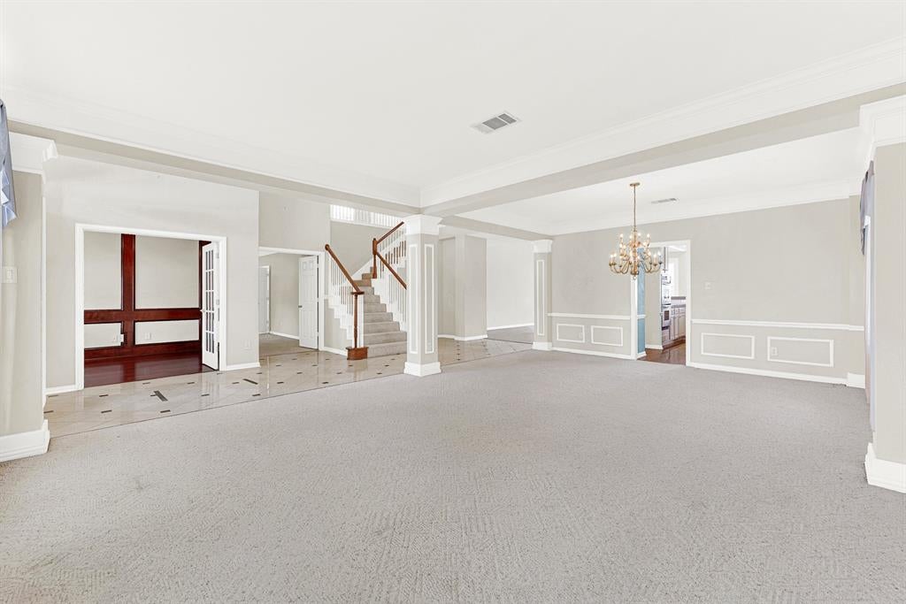 4020 MAYFLOWER Lane