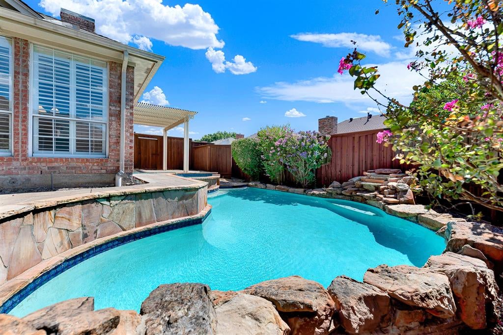 4020 MAYFLOWER Lane