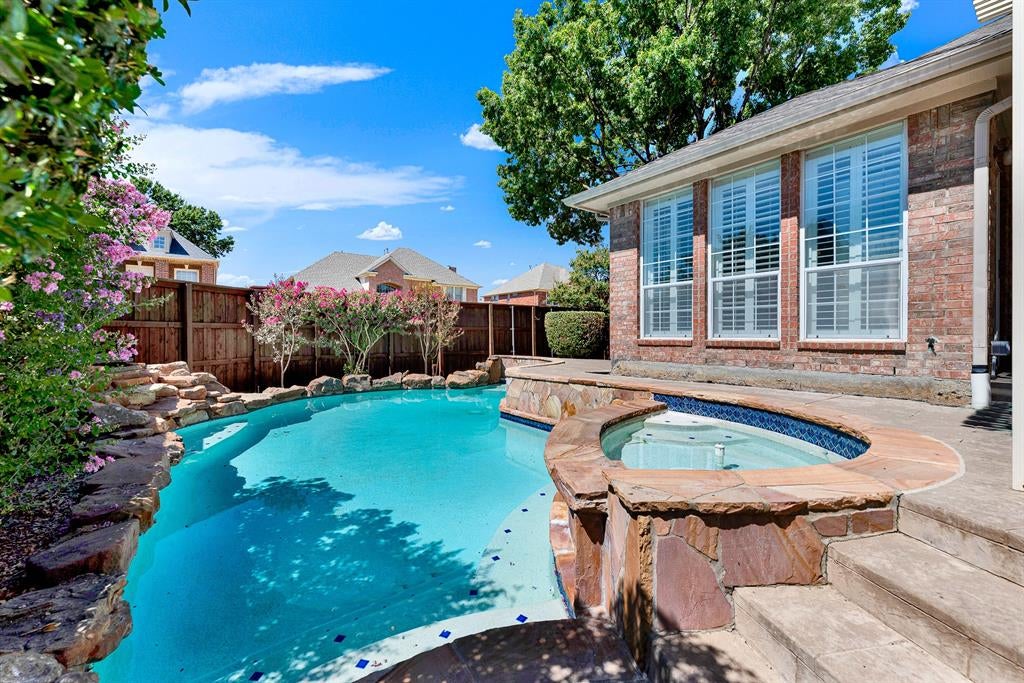 4020 MAYFLOWER Lane