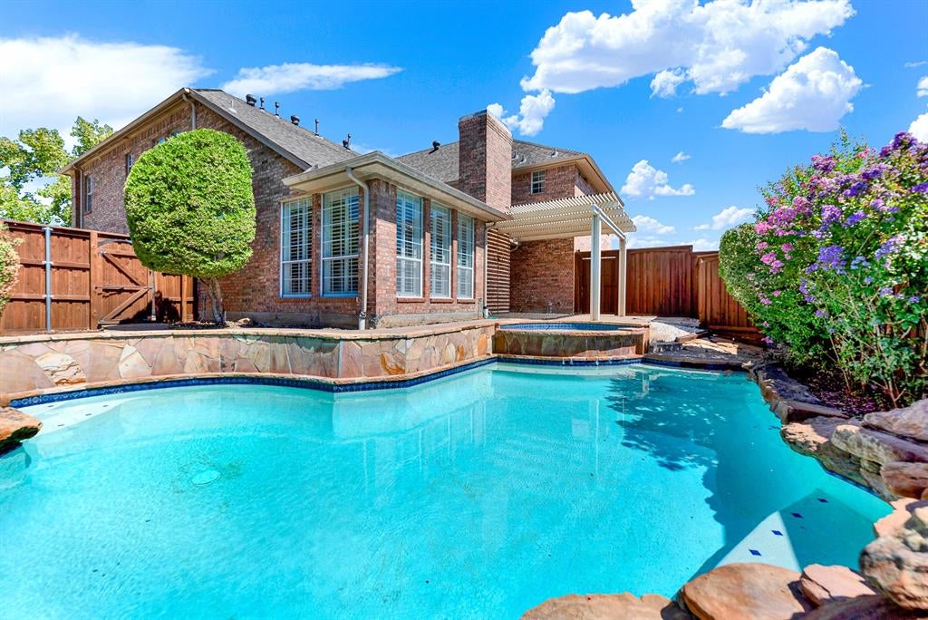 4020 MAYFLOWER Lane