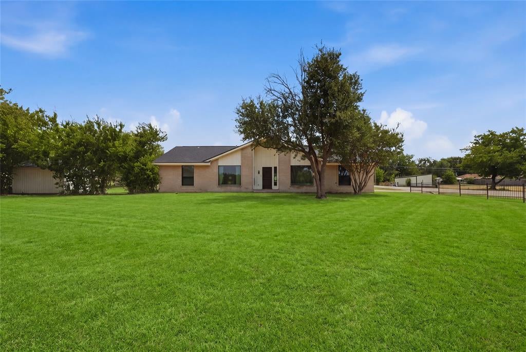 200 Verna Trail N