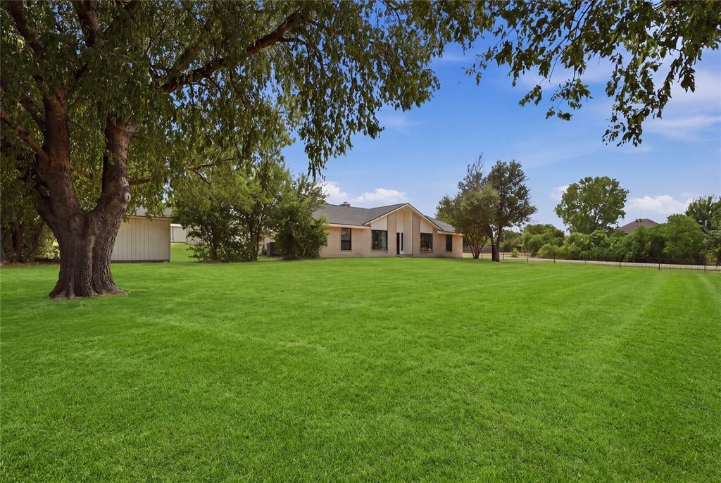 200 Verna Trail N