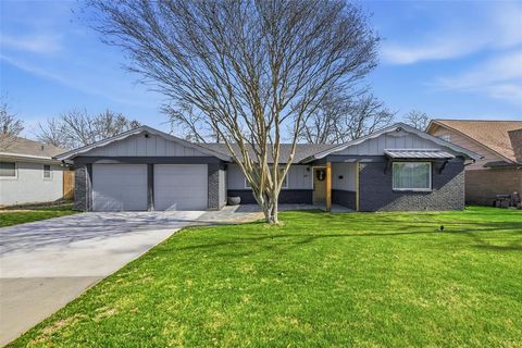 Photo of 5617 Odessa Avenue, Fort Worth, TX 76133 (MLS # 21176804)