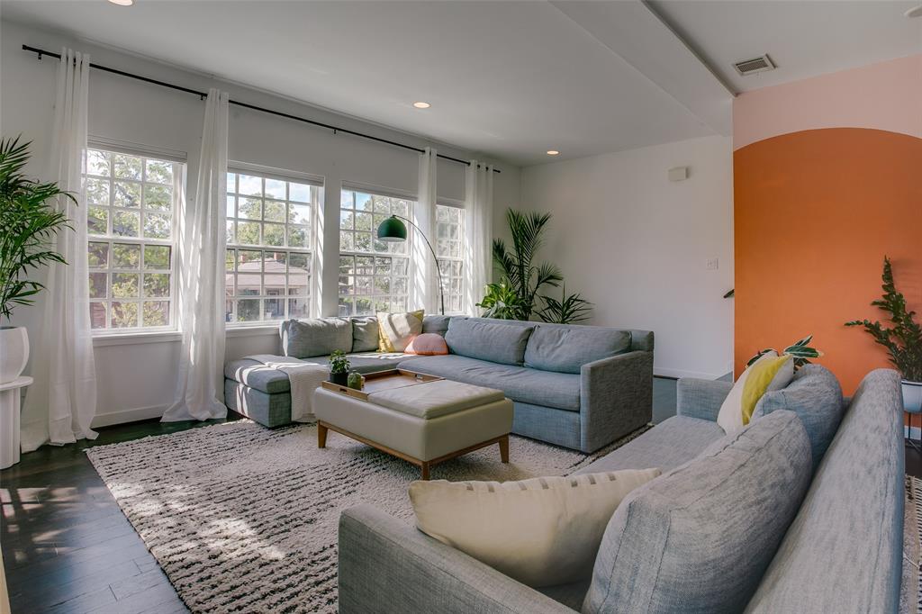 Elsbeth Townhouses - Residential