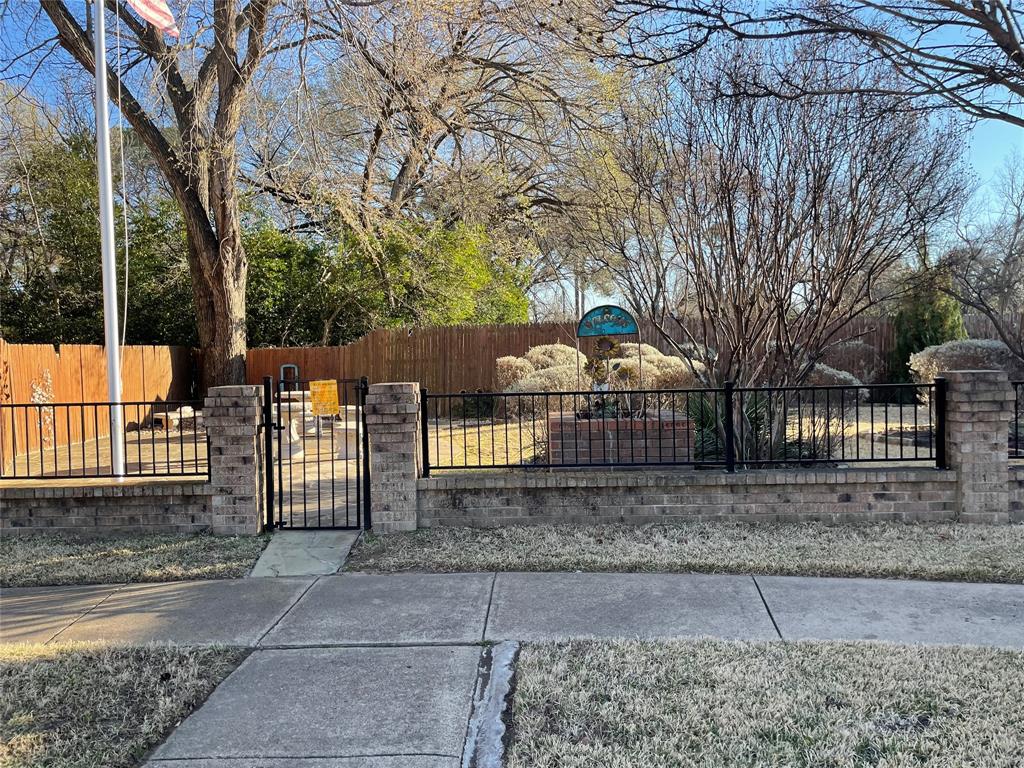 Pecan Acres Condo - Residential