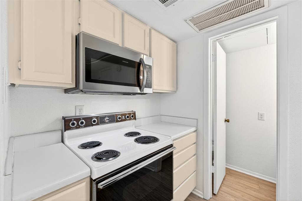 4338 HARTFORD CONDOMINIUM - Residential