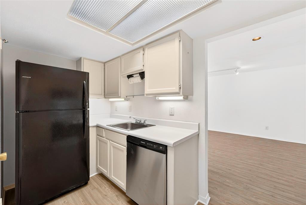 4338 HARTFORD CONDOMINIUM - Residential