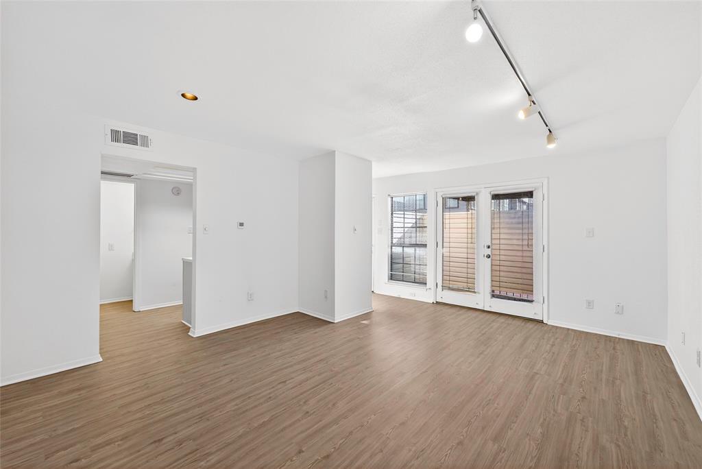 4338 HARTFORD CONDOMINIUM - Residential