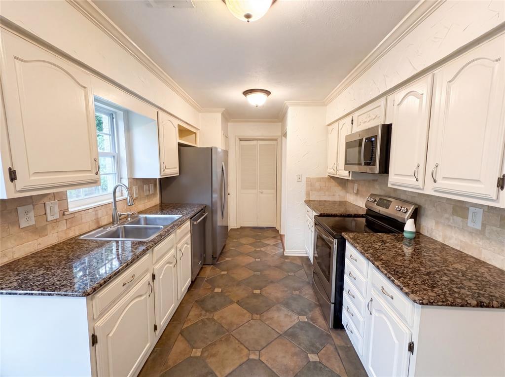 1332 Kesser Drive