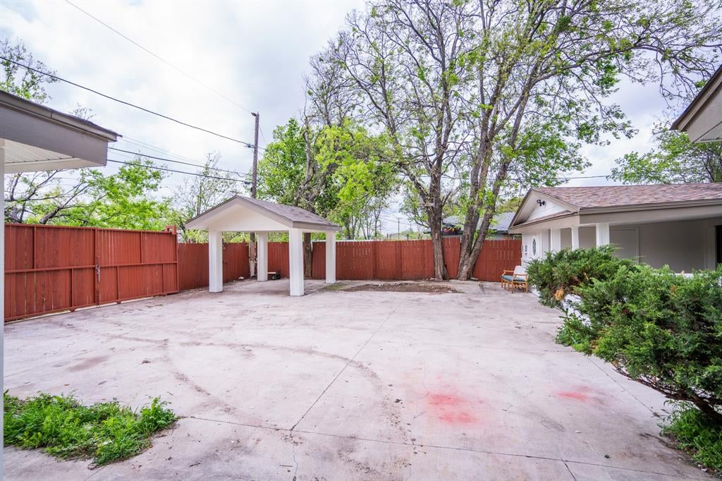 1504 Engblad Drive