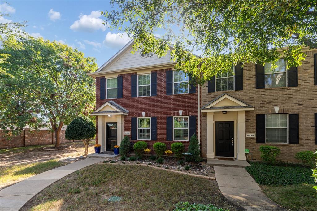 4136 Kyndra Circle