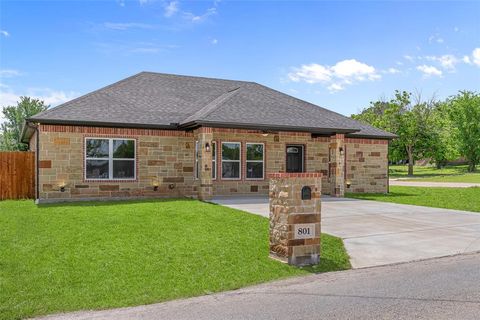 801 Comanche Cove Drive Granbury TX 76048