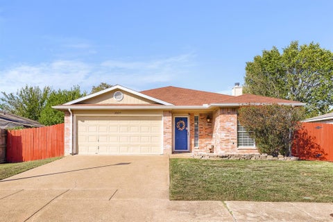 Photo of 2039 Angelica Way, Dallas, TX 75217 (MLS # 21415074)