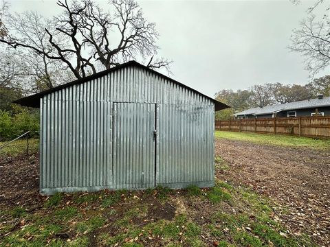 A home in Quinlan