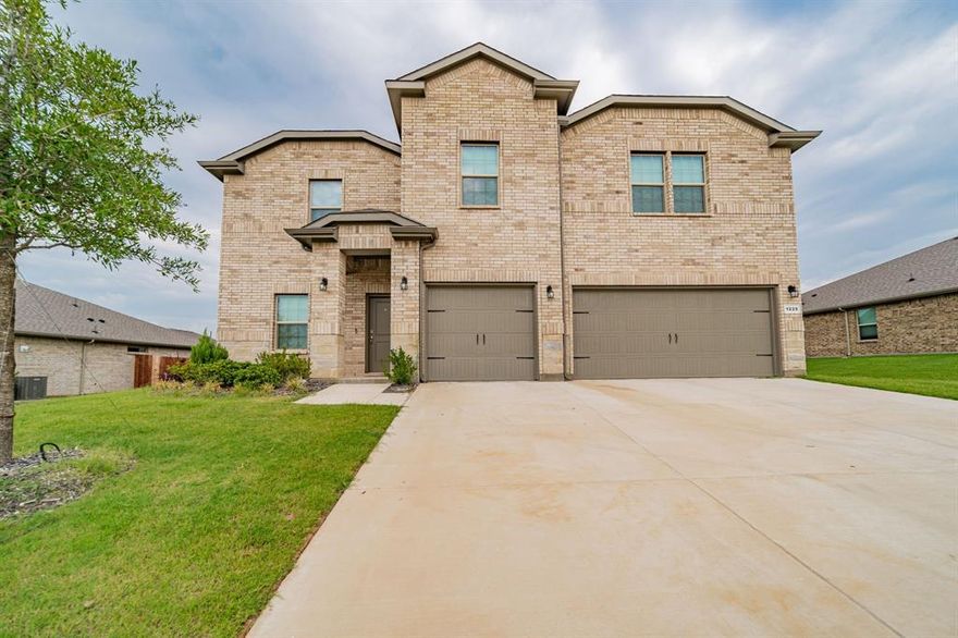 One year old 5 Bedroom 3 bath Home with 3 Car Garage and Modern Upgrades. This beautifully maintained two story home still feels brand new!
The thoughtfully designed floor plan features a guest bedroom and full bath on the main level, ideal for visitors or a private in law suite. The spacious primary suite includes a spacious walk in closet and an oversized 5 foot shower with dual vanity
An open concept living and dining area flows seamlessly into the chef’s kitchen, showcasing a large center island, granite countertops, stainless steel appliances, a gas range, and a walk in pantry.
Upstairs, enjoy a large game room and media room, plus three additional bedrooms and a full bath. Perfect for family or entertaining.
Additional highlights include:
- Smart Home Technology
- 3 Car Garage
- Located in a desirable community with a neighborhood playground
- Close to shopping, dining, and entertainment
- Convenient access to I-35E, Hwy 67, and just 20 minutes from downtown Dallas
Don’t miss your chance to own this exceptional home!