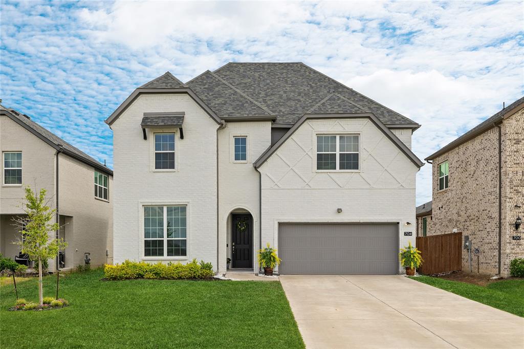 704 Fencerow Trail