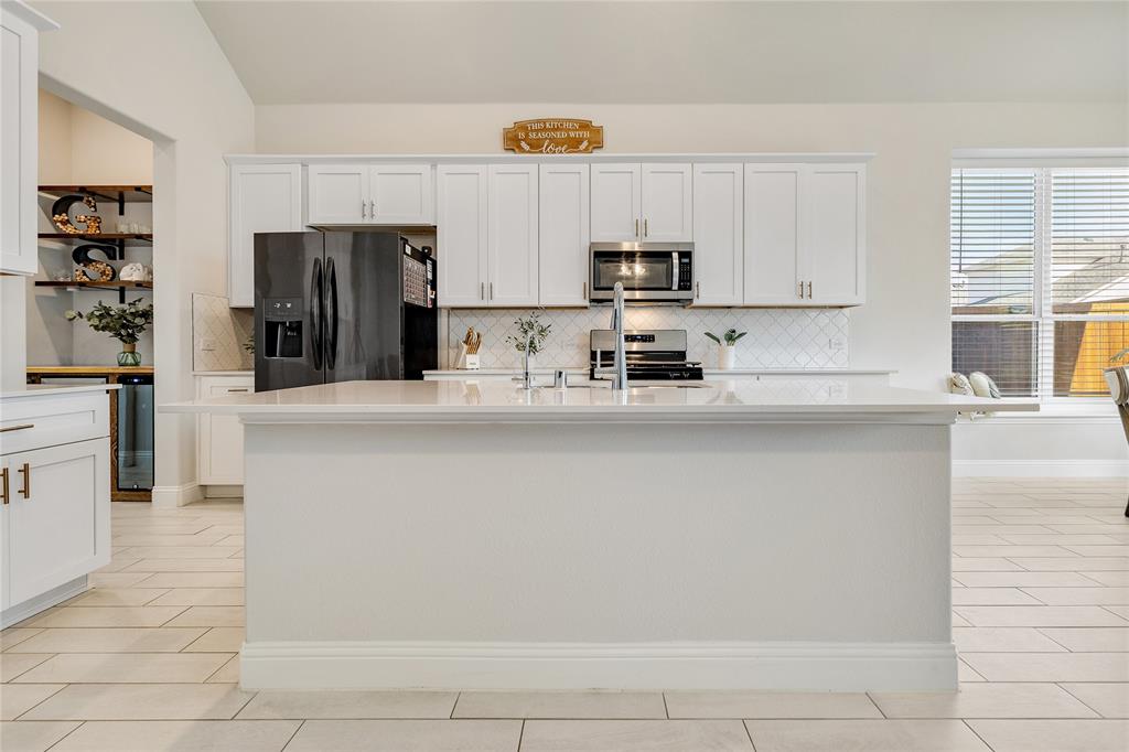 704 Fencerow Trail