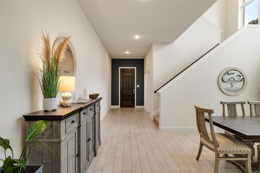 704 Fencerow Trail