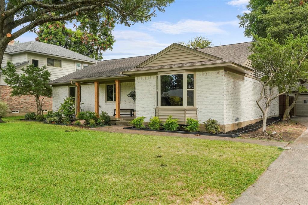 925 Fernwood Drive