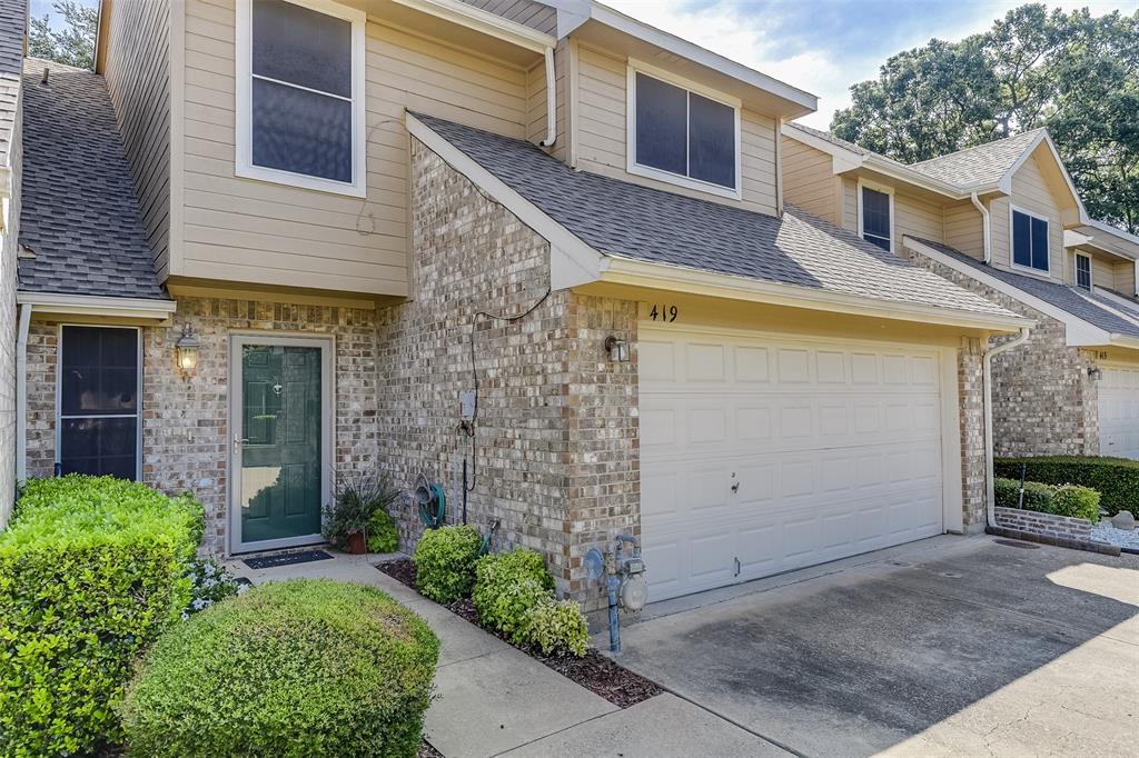 419 Oak Leaf Drive