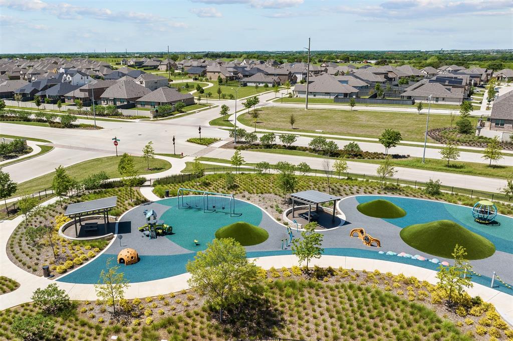 3526 Redbud Flower Trail