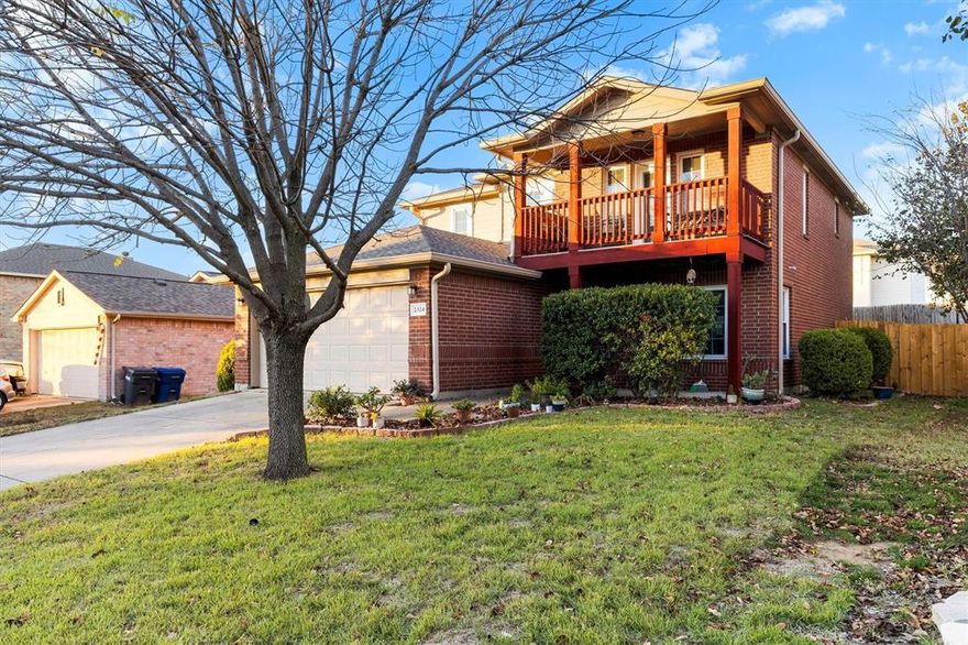 This beautifully maintained home is move-in ready with RICH WOOD FLOORS and FRESH PAINT THROUGHOUT, creating a warm and inviting atmosphere. The OPEN-CONCEPT FLOORPLAN seamlessly connects the kitchen, dining, and living areas making it perfect for modern living and effortless entertaining. All SPACIOUS BEDROOMS are thoughtfully located upstairs, offering enhanced privacy and keeping your living and entertaining spaces separate. You'll love relaxing in your expansive PRIMARY SUITE and well-appointed ensuite bath with DUAL SINKS, a SEPARATE SHOWER, and JETTED TUB. The CUSTOM CLOSET SYSTEM in the primary walk-in closet adds exceptional organization and storage. One of the secondary bedrooms provides a great flex space that can double as a home office and opens to its own PRIVATE BALCONY, providing a charming outdoor retreat. An elegant ART NICHE at the top of the stairs adds a stylish architectural touch. Located just minutes from US-75, HIGHWAY 121, top-rated SCHOOLS, popular RESTAURANTS, and premier SHOPPING. Don’t miss your opportunity for this GREAT HOME at a GREAT PRICE! This one has it all! The only thing missing is you!