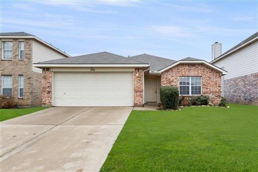 Offered by Caballero Holdings, LTD. MLS# 21107394. Move in Soon! Professional make ready in progress. This lovely home has 3 bedrooms & and open flowing floor plan. The backyard is fenced. The living room has a corner fireplace & is open to the kitchen. The
master bedroom is secluded from the secondary bedrooms. Quiet neighborhood. Easy access to Downtown Fort Worth.
Principal of owner is a Texas Real Estate Broker.