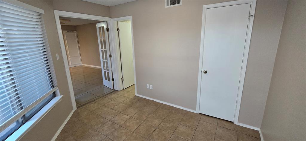 Arlington Oaks Condo - Residential