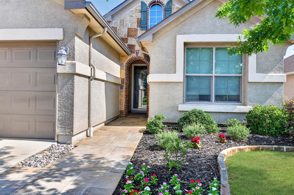 9508 Rivercrest Drive