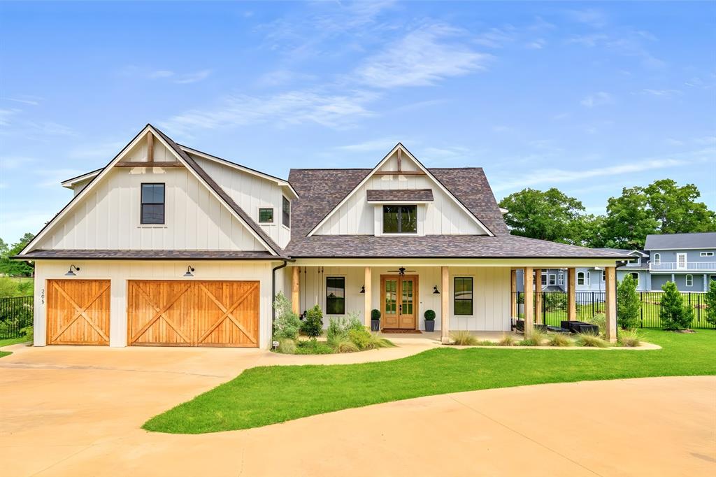 205 Oak Creek Drive