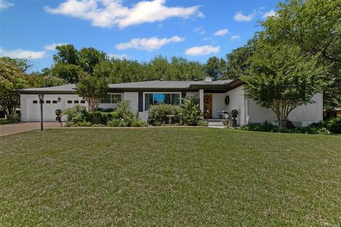4304 Warnock Court Fort Worth TX 76109