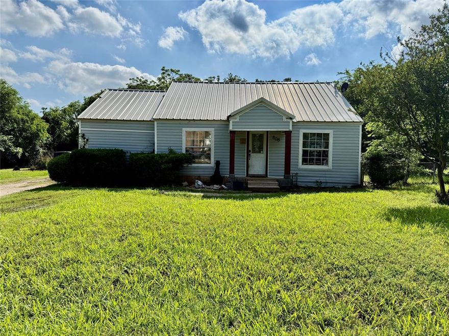 Welcome to this charming, updated home tucked away on a spacious half-acre+ lot in the heart of Kemp! With mature trees providing shade and character, there’s plenty of room to garden, entertain, or expand—a rare find this close to town.
The standout feature? A fully insulated workshop with electricity—ideal for hobbies, a home business, or extra storage space.
Inside, the home has already seen some fantastic updates: fresh paint throughout, stylish lighting, newly stained hardwood floors, an updated kitchen, custom ceilings, and more. The smart layout offers two bedrooms and a full bath downstairs, plus a spacious third bedroom upstairs with its own half bath—perfect for guests, a home office, or a private retreat.
Step out back and imagine the possibilities—host gatherings, create an outdoor oasis, or simply enjoy the peaceful setting. The hard work has been done—now it's your turn to make it your own.