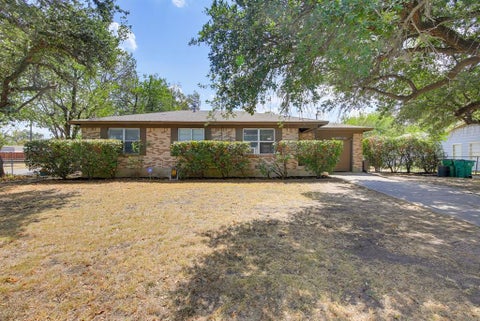 Photo of 5328 Ira Street N, Haltom City, TX 76117 (MLS # 21374999)