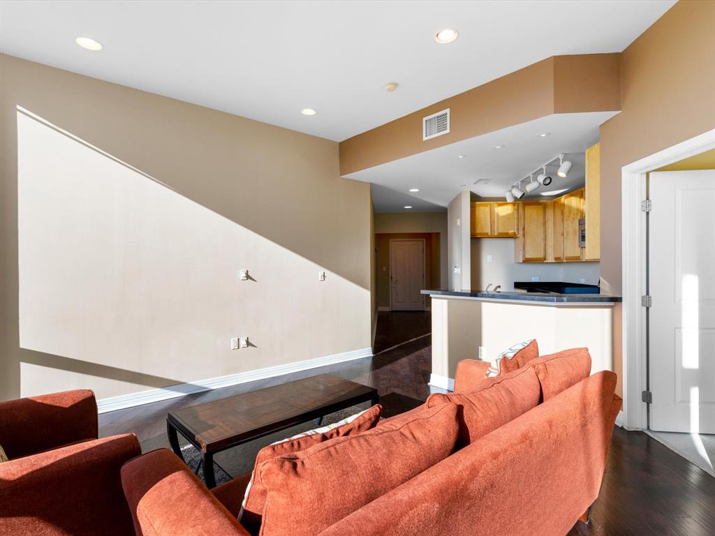 Tower Residential II Condo - Residential