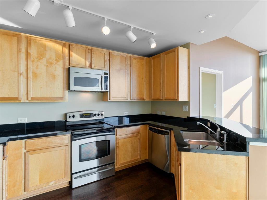 Tower Residential II Condo - Residential