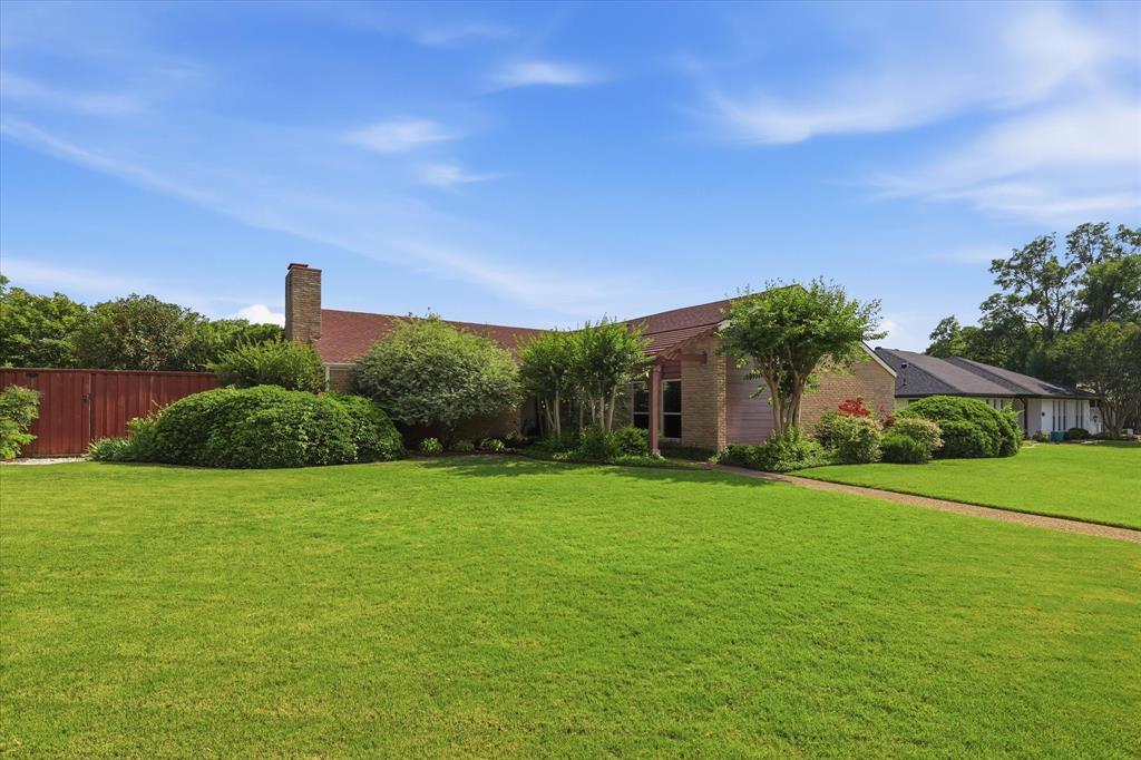 2304 Torrey Manor