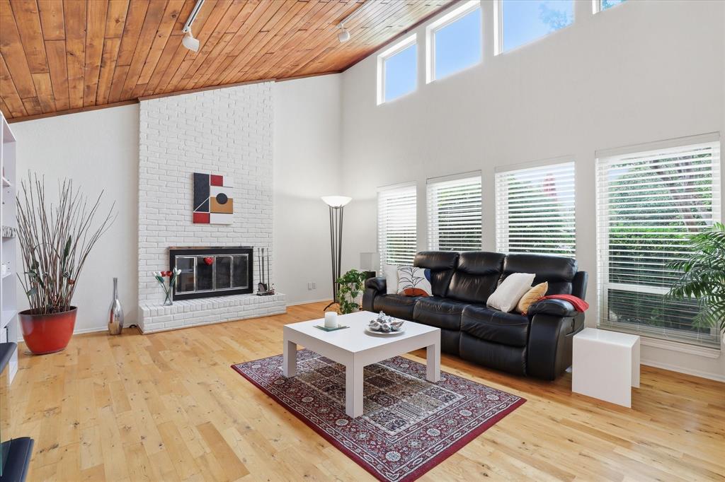 2304 Torrey Manor