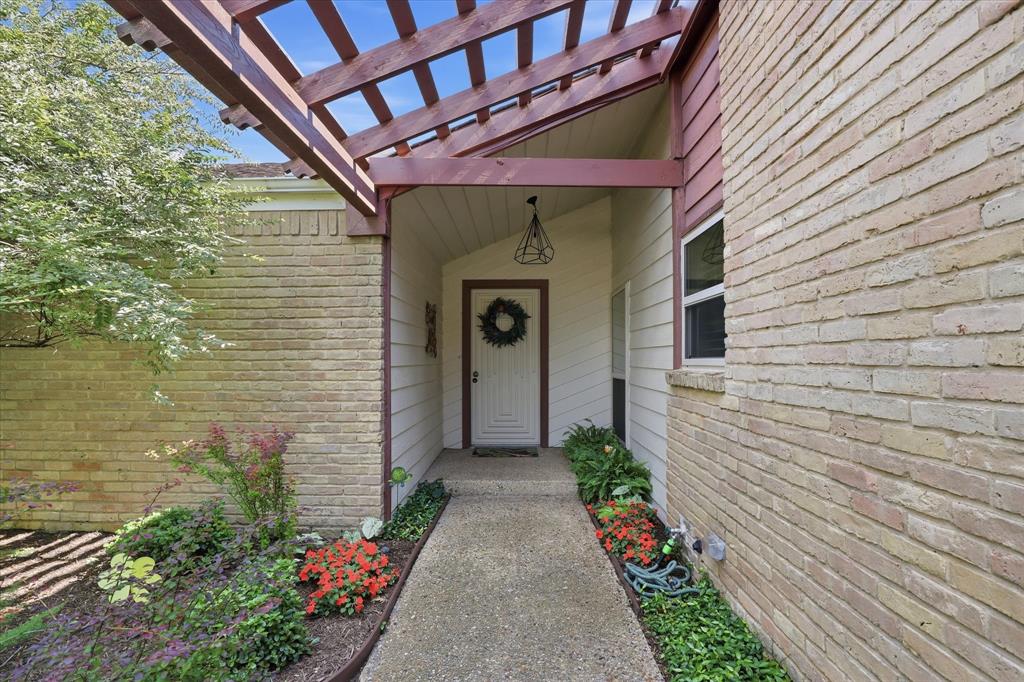 2304 Torrey Manor