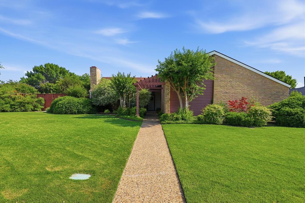 2304 Torrey Manor