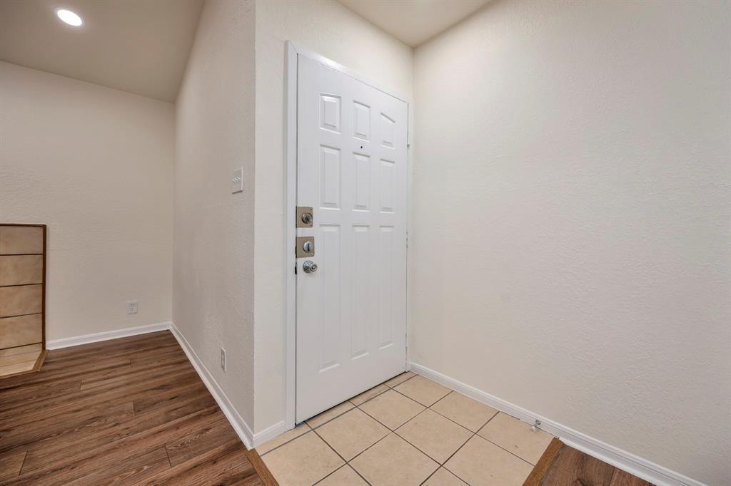 Cloisters Condo The - Residential