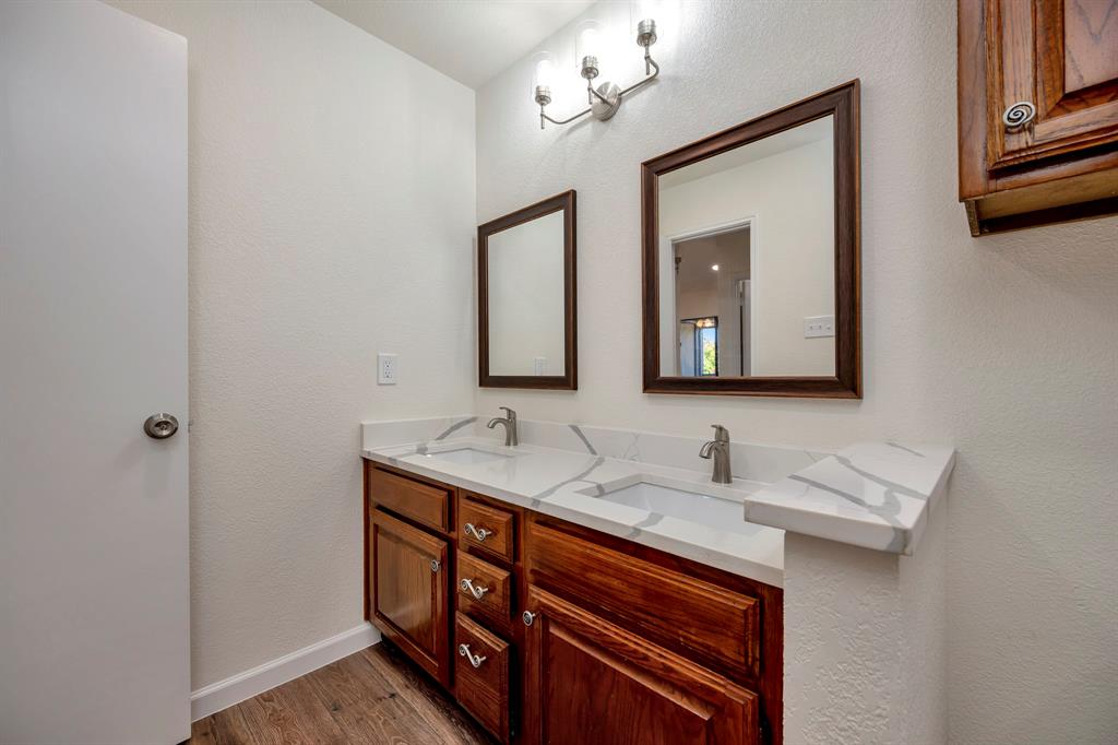 Cloisters Condo The - Residential