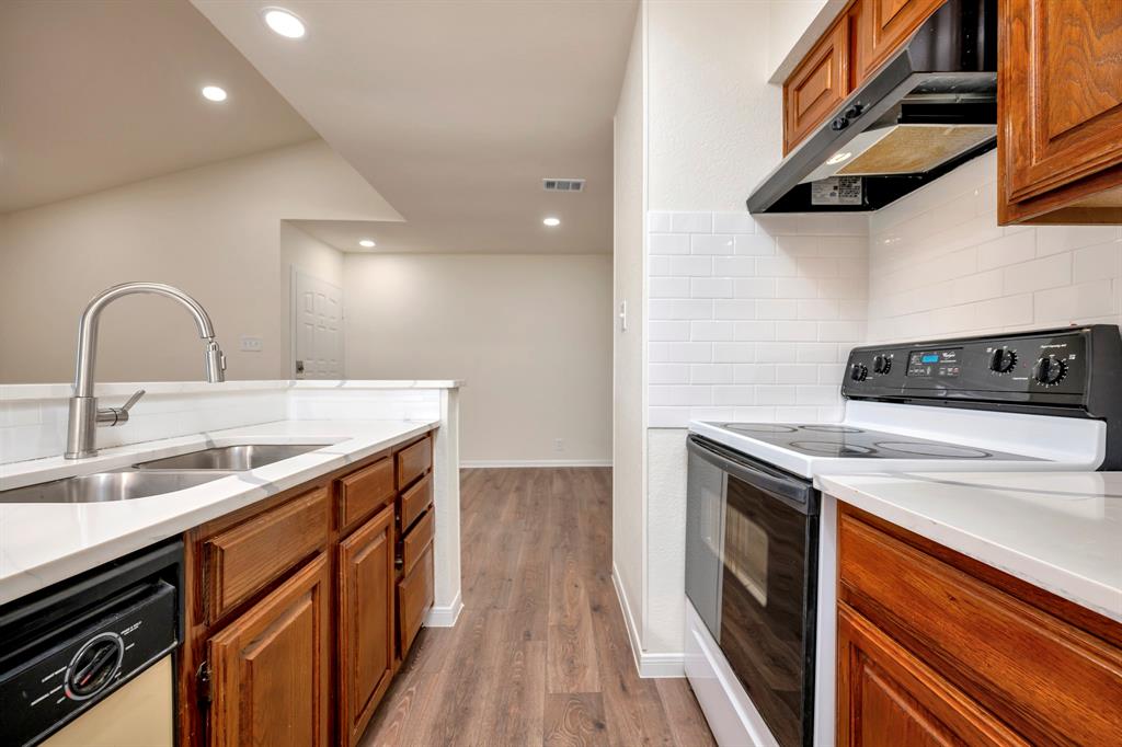 Cloisters Condo The - Residential