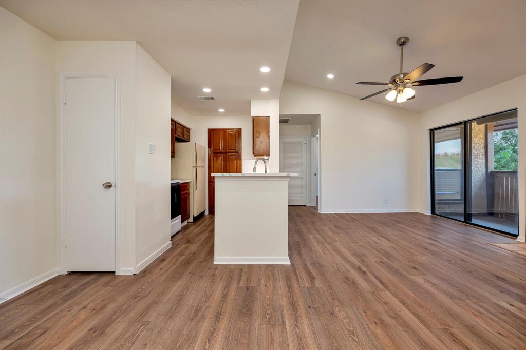 Cloisters Condo The - Residential