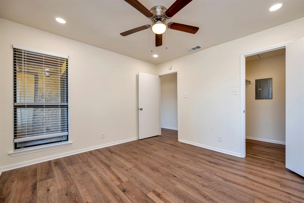 Cloisters Condo The - Residential