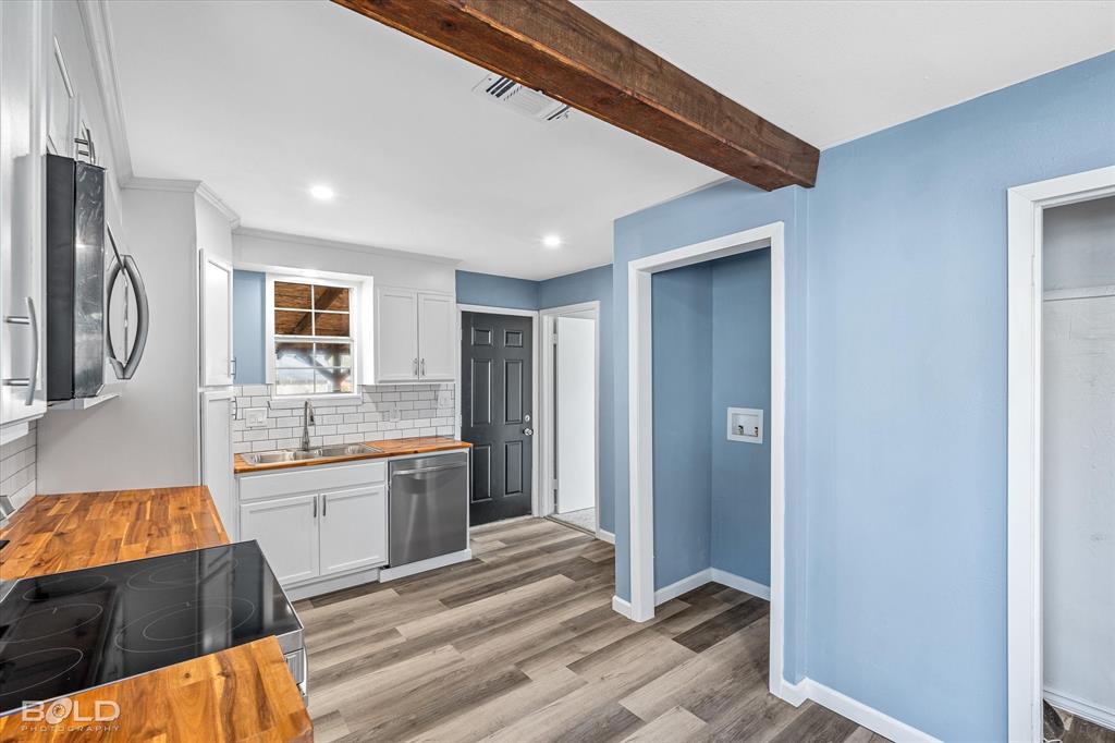 Shreveport, Louisiana 71108, United States, 3 Bedrooms Bedrooms, ,1 BathroomBathrooms,Residential,Pending,23970