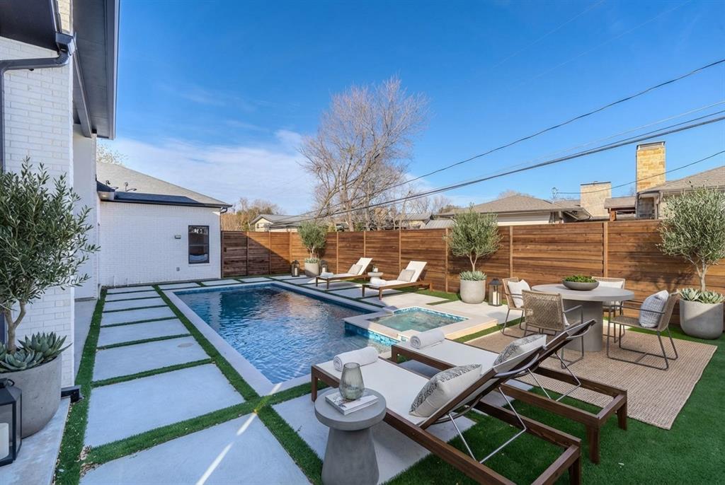 11232 Hillcrest Road