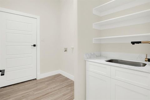 Tiny photo for 3725 Creek View Drive, McKinney, TX 75071 (MLS # 21036517)