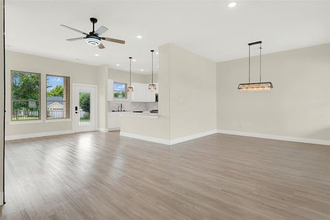 Tiny photo for 3725 Creek View Drive, McKinney, TX 75071 (MLS # 21036517)